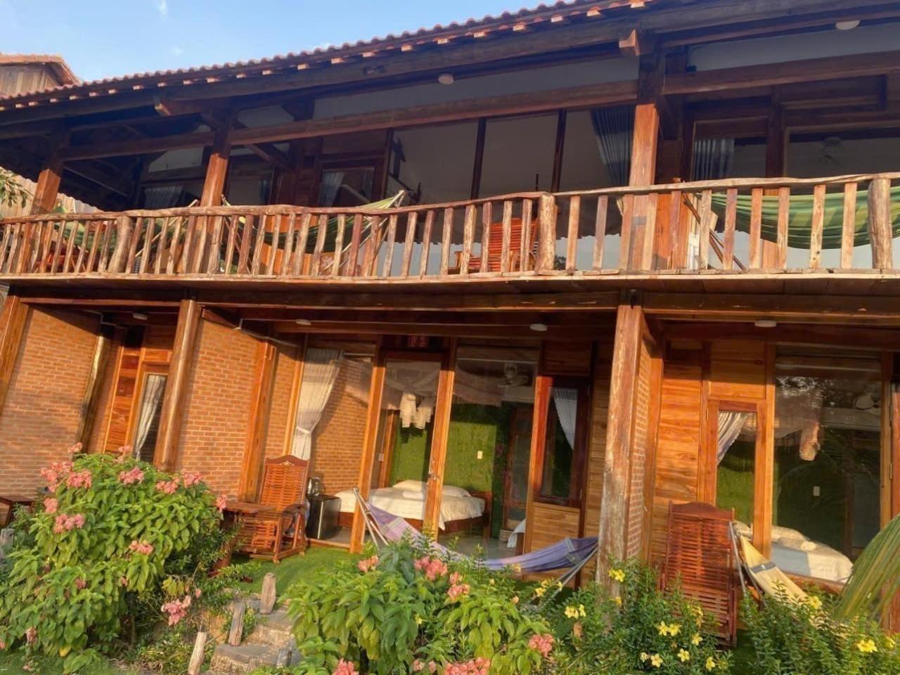 Ngoc Tien Farmer Eco Lodge Cat Tien Bilik gambar